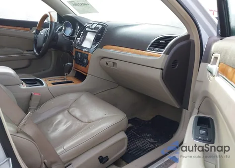 2013 Chrysler 300C Awd from USA, damaged, VIN 2C3CCAKT8DH645258